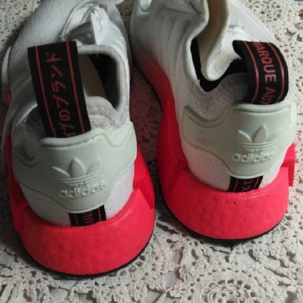 Adidas Kids Sneakers in White and Vibrant Pink